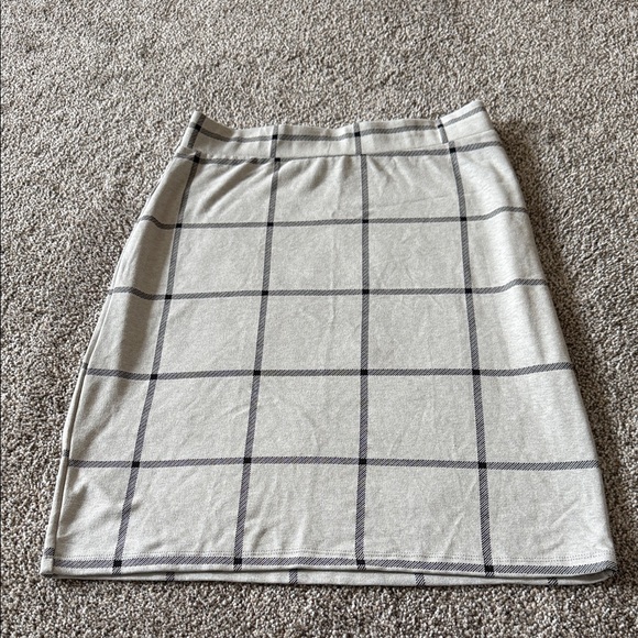 DownEast Dresses & Skirts - Neutral Plaid Pencil Skirt Knee Length Business Casual Size L